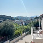 8 Homes * Κατομέρι