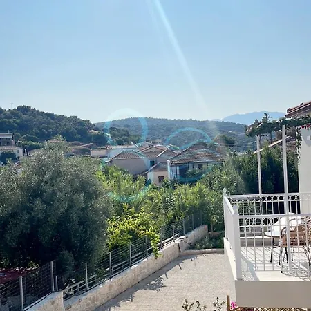 8 Homes * Katomerion